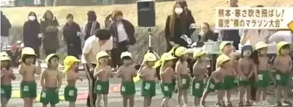 诺亚舟聚焦:冬天,坚持入园不迟到,是对孩子最好的锻炼!
